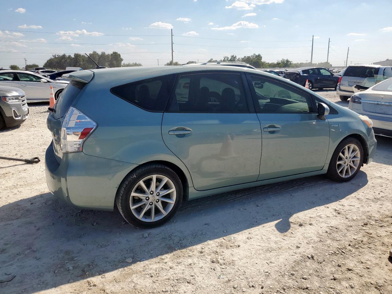 2013 Toyota Prius V - Фото 3