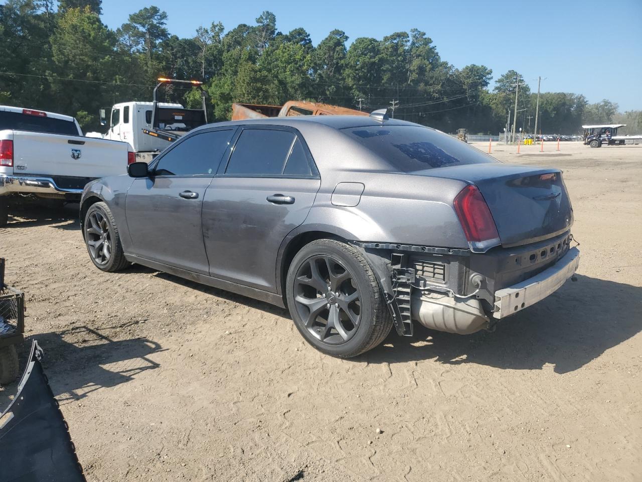 2022 Chrysler 300 S - Фото 2