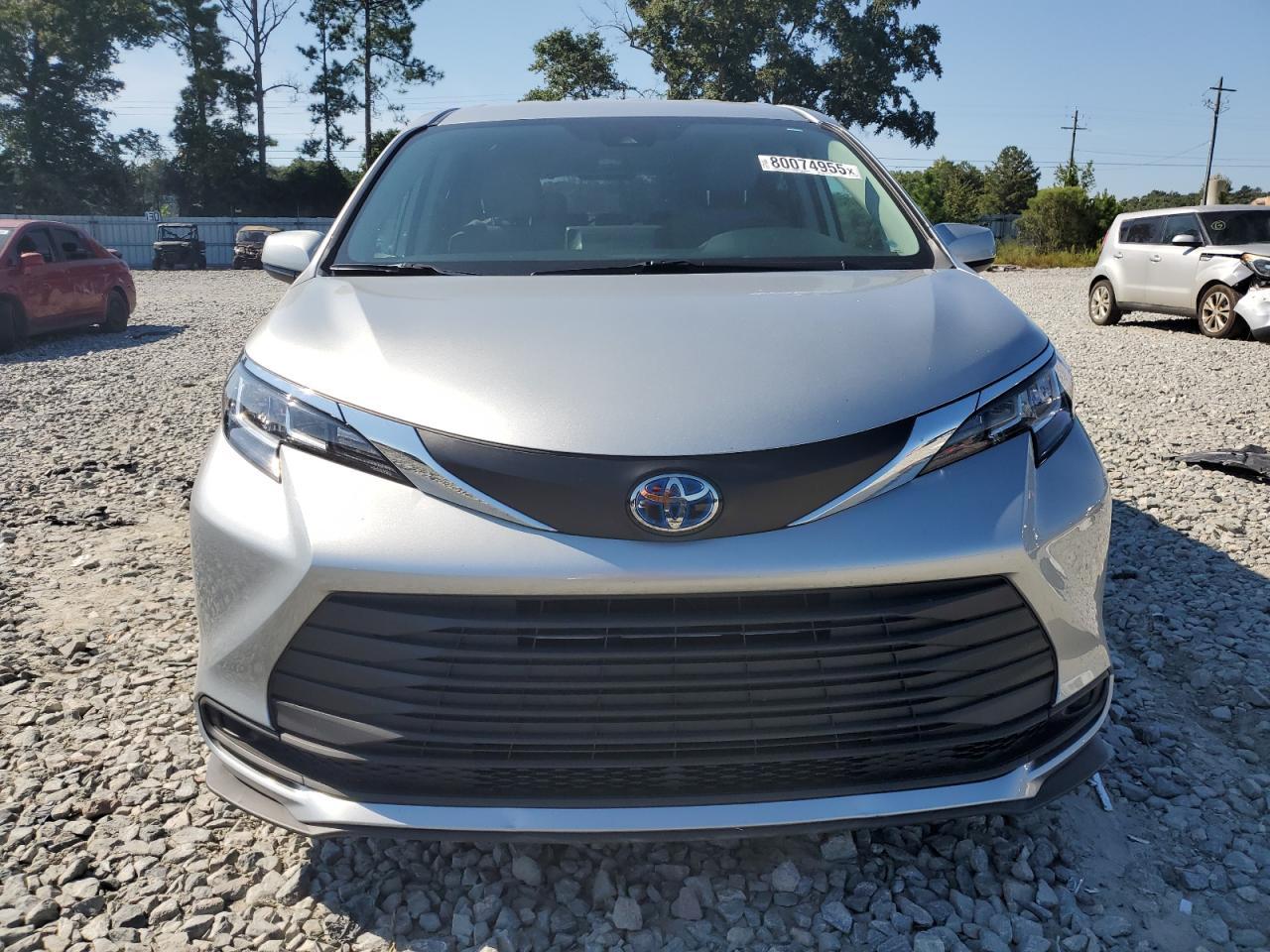 2021 Toyota Sienna Le - Фото 5