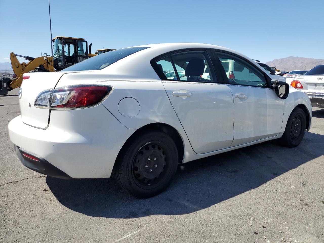 2011 Mazda 3 I - Image 3
