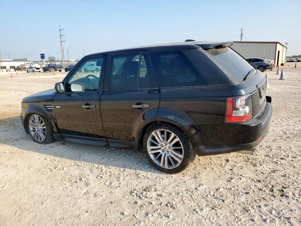 2011 Land Rover Range Rover Sport Lux - Image 2