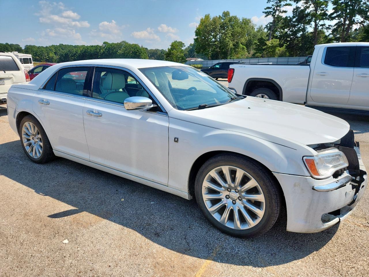 2013 Chrysler 300 - Image 4