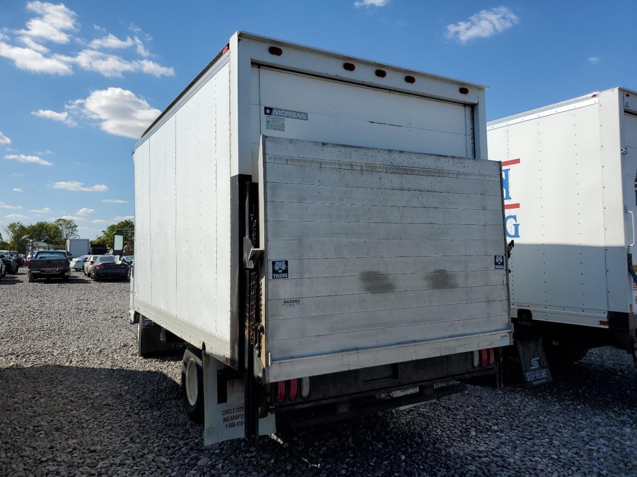 2007 Isuzu Npr - Фото 2