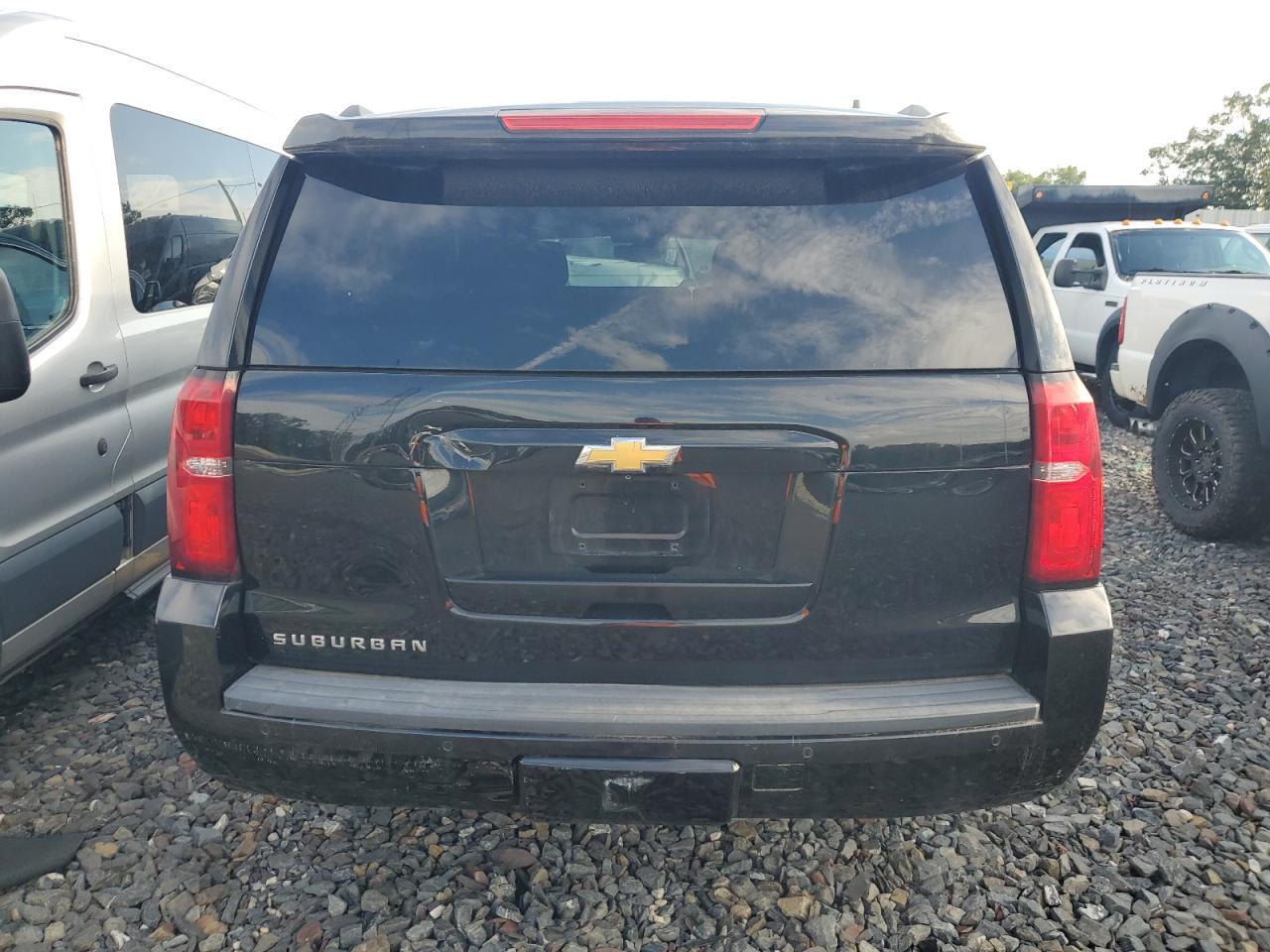 2016 Chevrolet Suburban K1500 Lt - Image 6