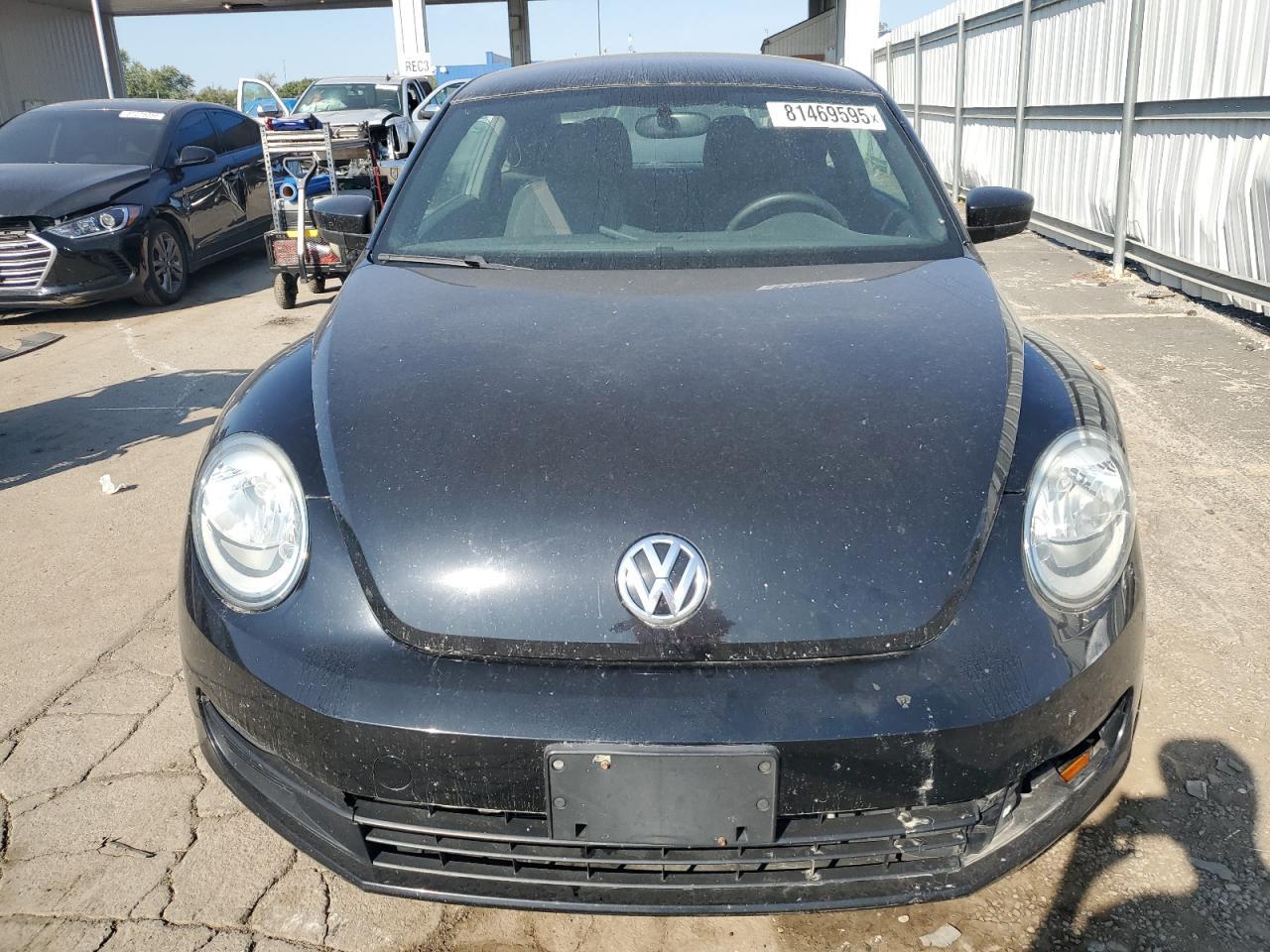 2013 Volkswagen Beetle - Фото 5