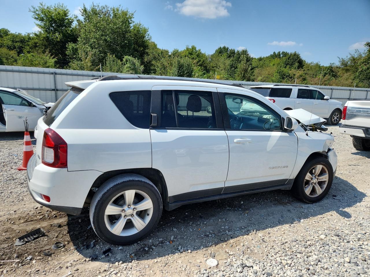 2016 Jeep Compass Latitude - Image 3