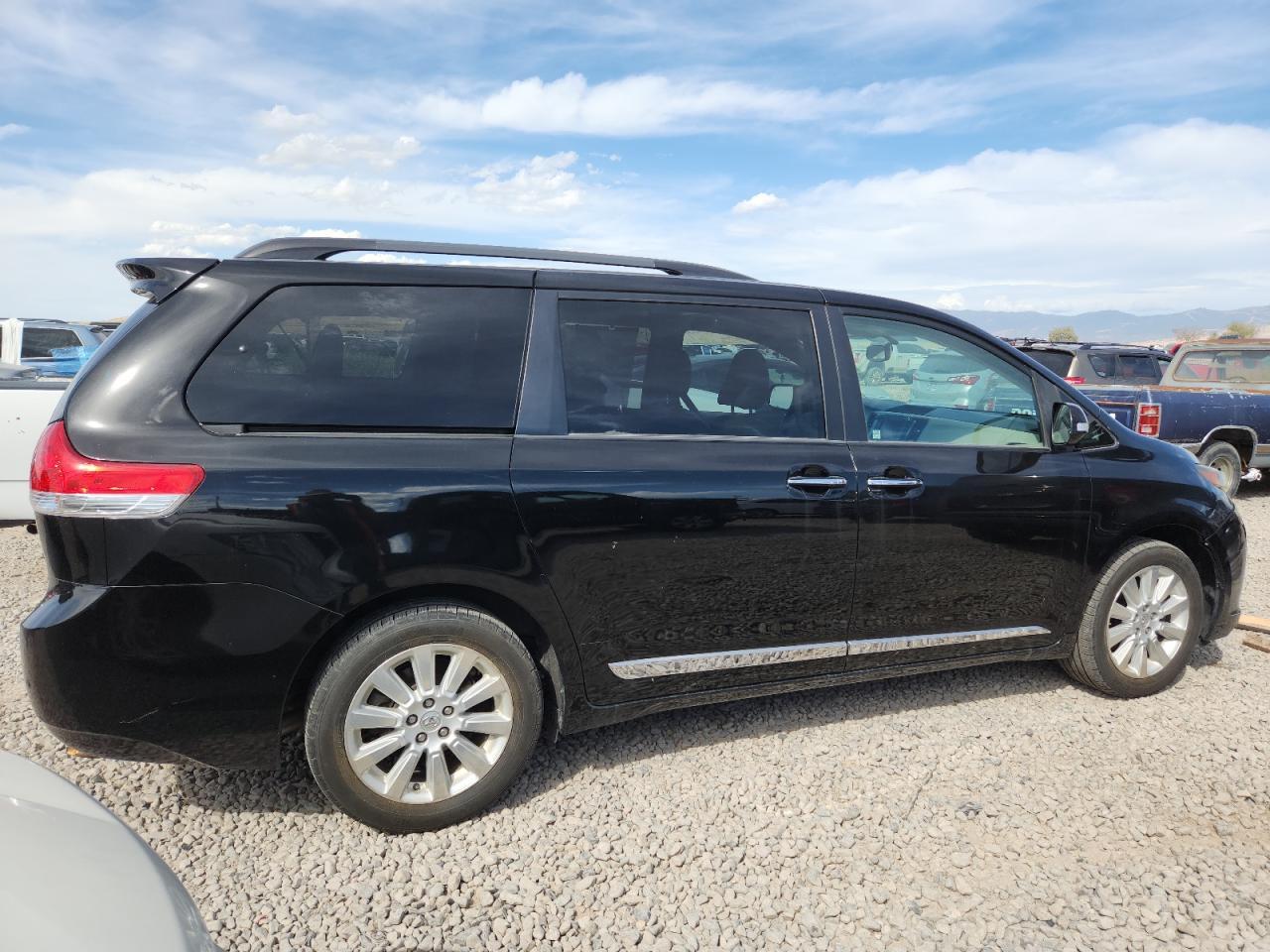 2014 Toyota Sienna Xle - Фото 3