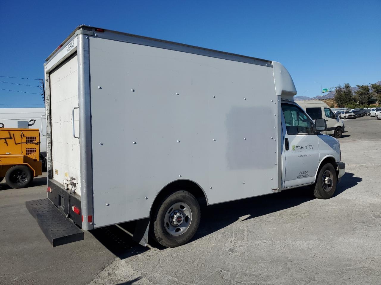 2017 GMC Savana Cutaway G3500 - Image 3