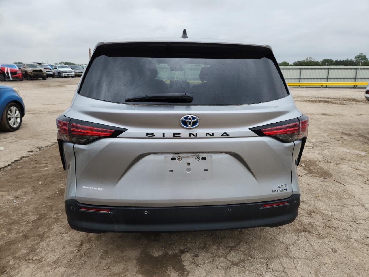 2022 Toyota Sienna Xle - Фото 6