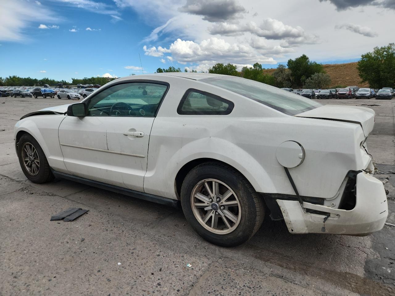 2005 Ford Mustang - Фото 2
