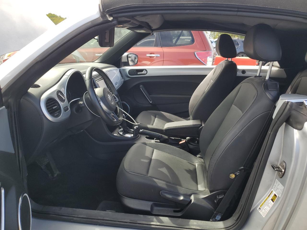 2013 Volkswagen Beetle - Image 7