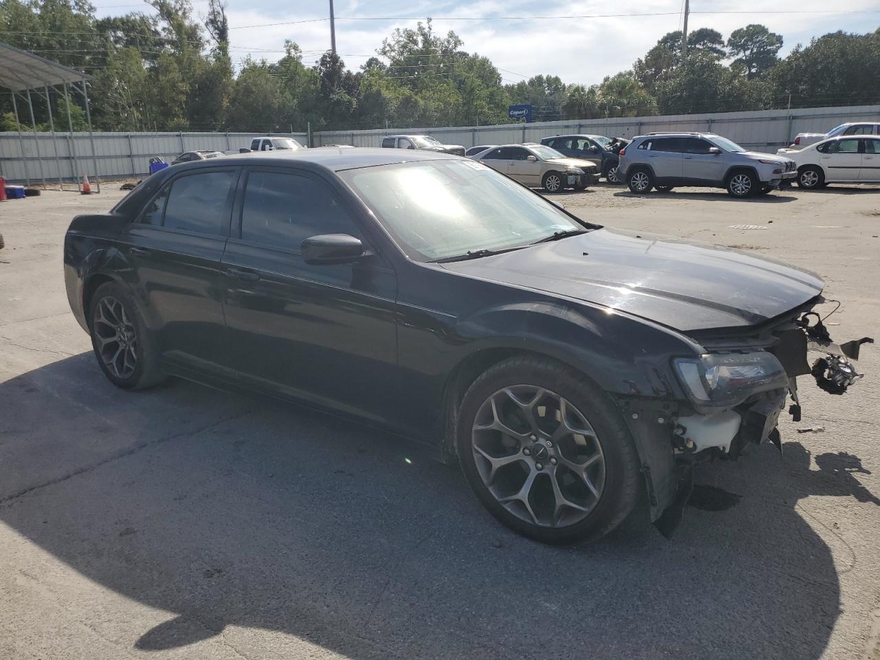 2018 Chrysler 300 Touring - Image 4