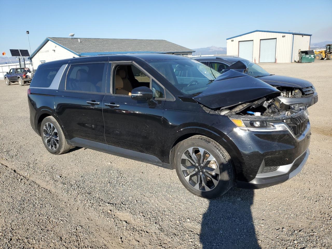 2024 Kia Carnival Ex - Image 4