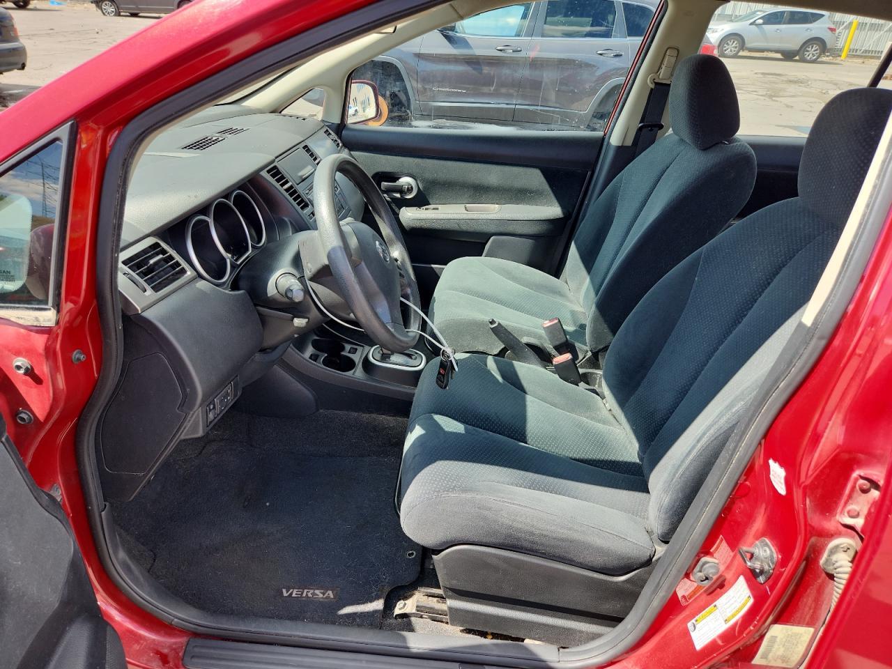 2010 Nissan Versa S - Фото 7