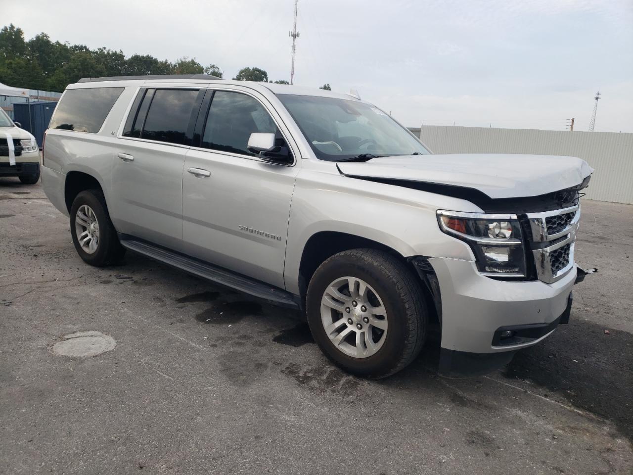 2017 Chevrolet Suburban C1500 Lt - Фото 4