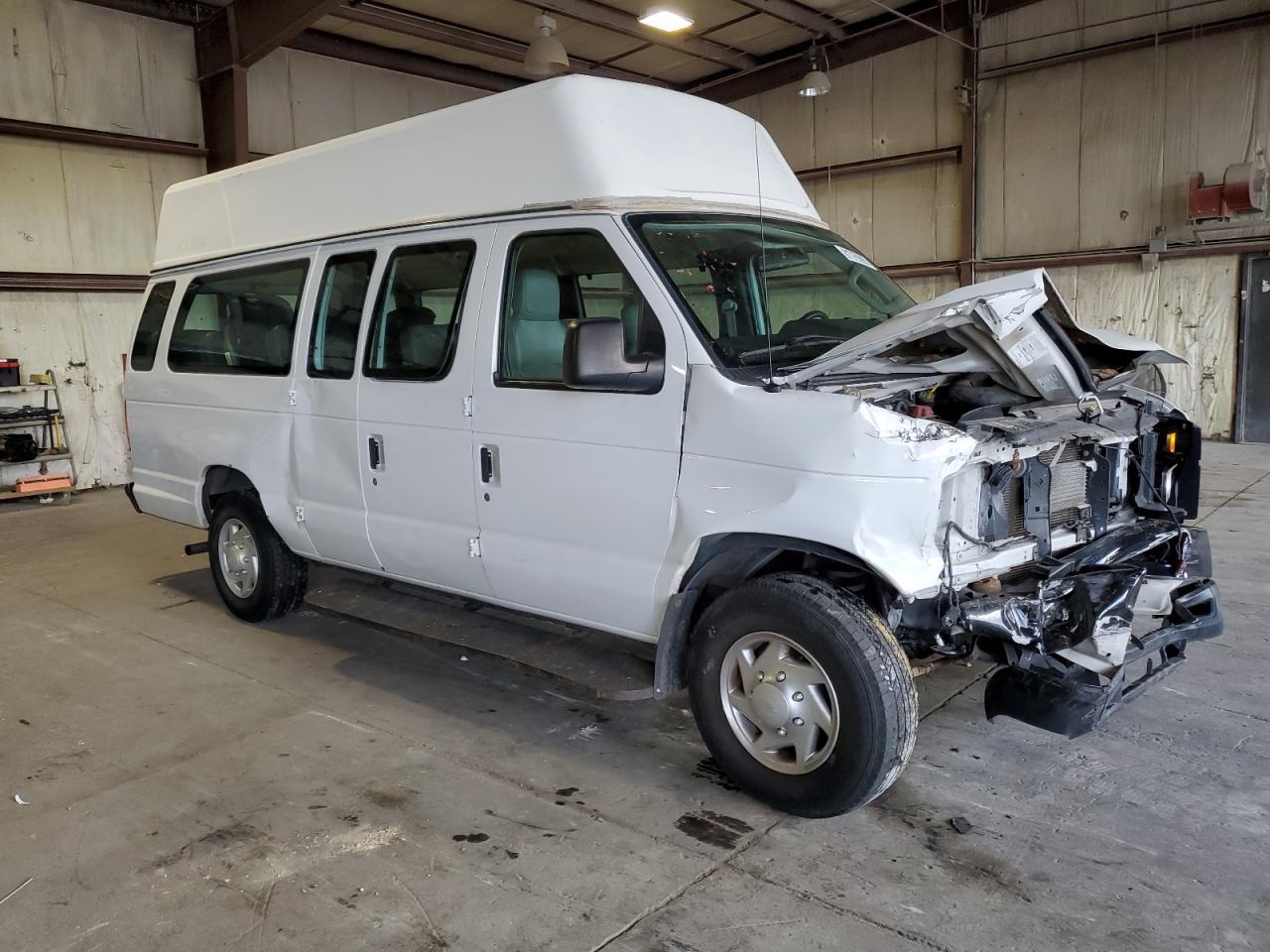 2014 Ford Econoline E150 Van - Image 4