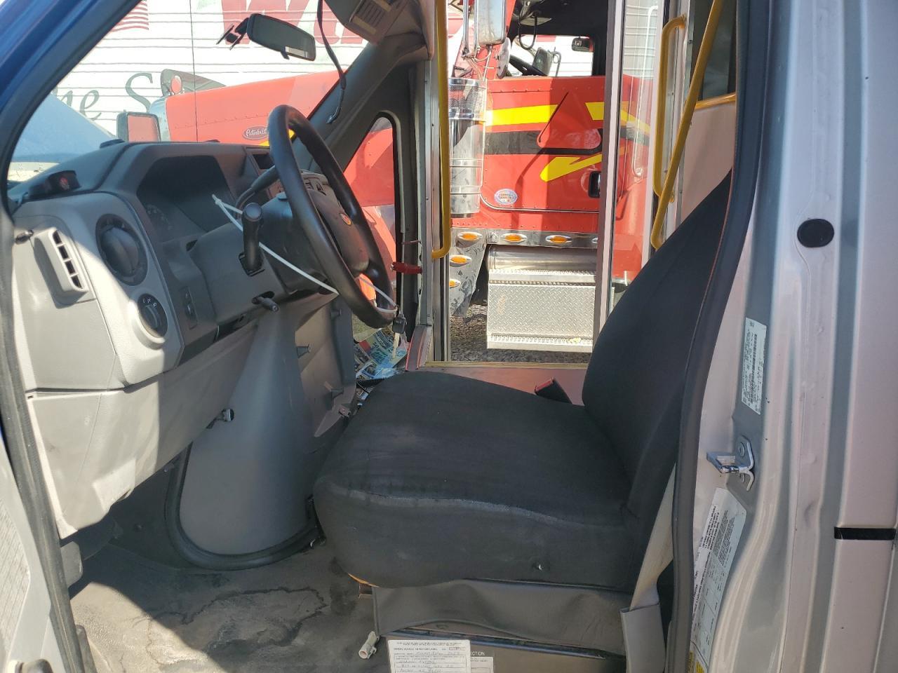 2019 Ford Econoline E350 Super Duty Cutaway Van - Фото 7