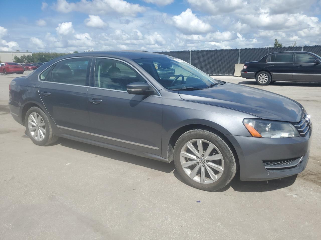 2013 Volkswagen Passat Sel - Image 4