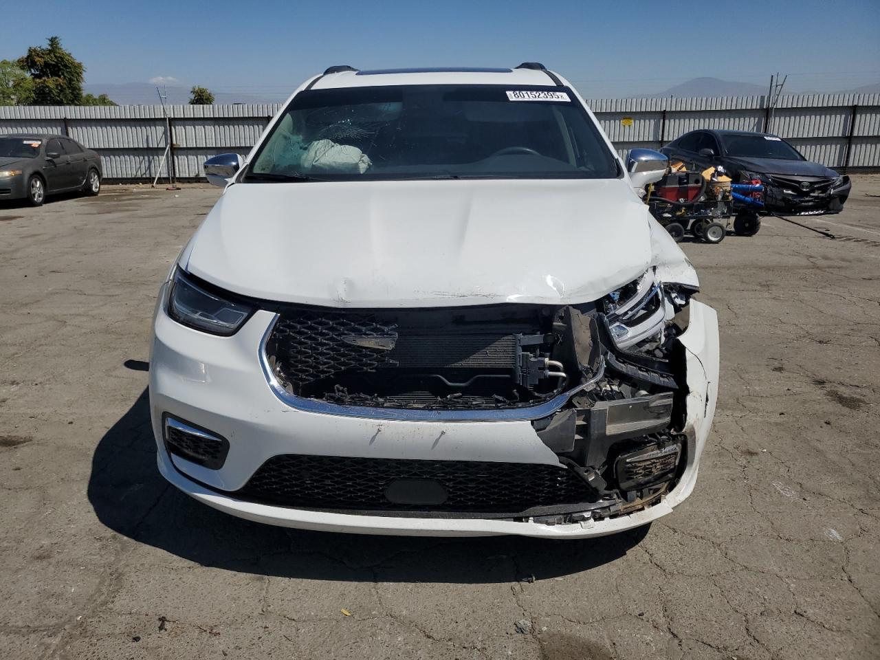 2022 Chrysler Pacifica Limited - Image 5