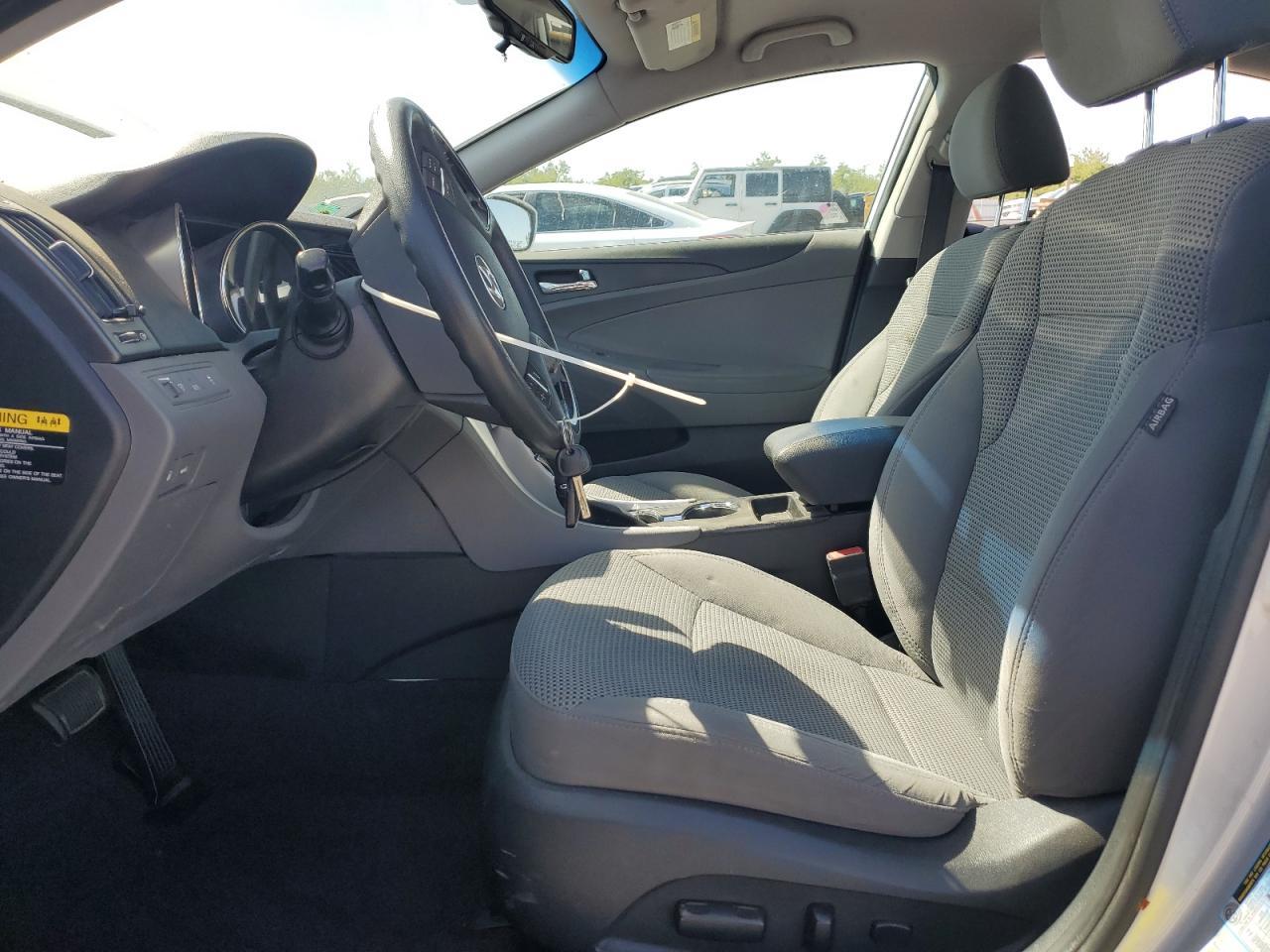 2012 Hyundai Sonata Gls - Image 7