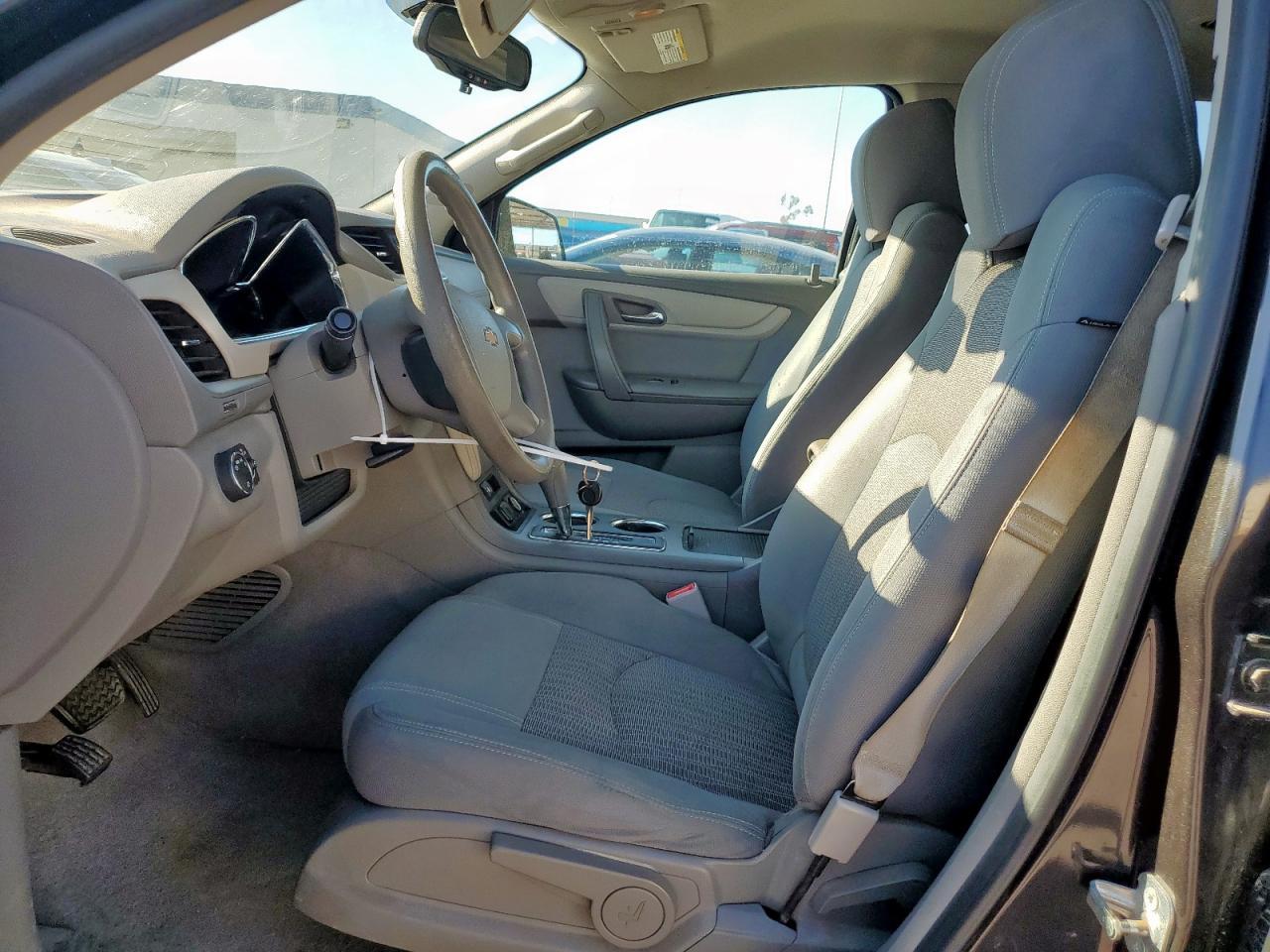 2017 Chevrolet Traverse Ls - Image 7