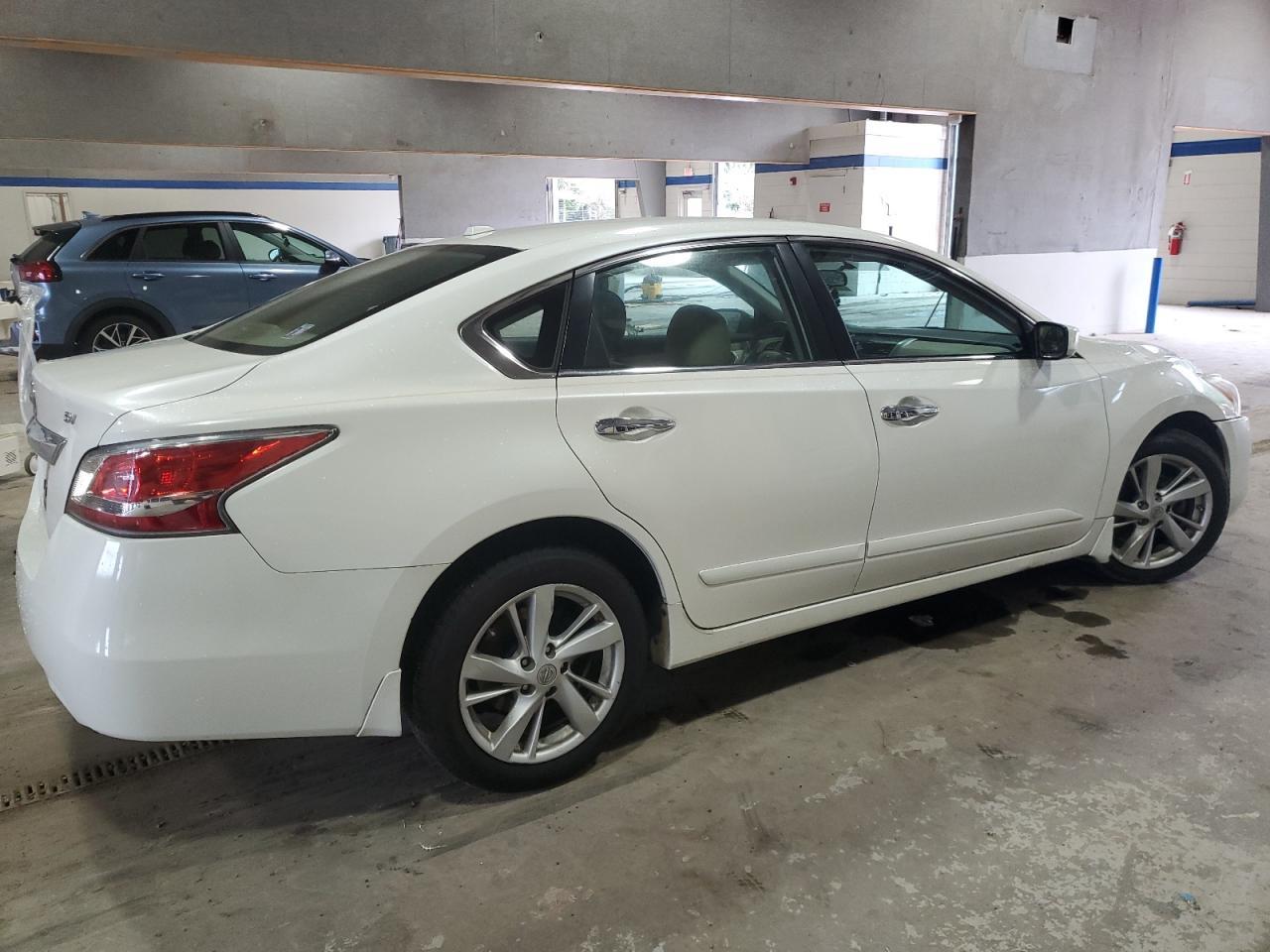 2015 Nissan Altima 2.5 - Фото 3