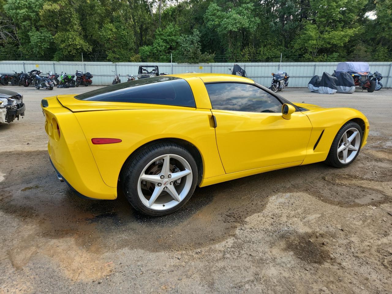 2011 Chevrolet Corvette - Фото 3