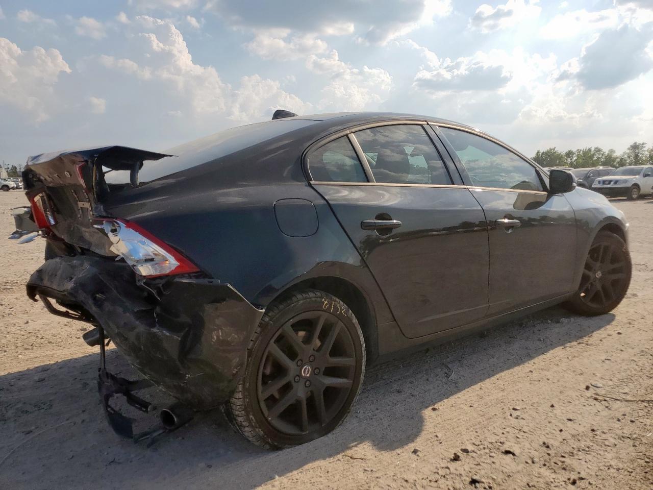 2017 Volvo S60 - Image 3