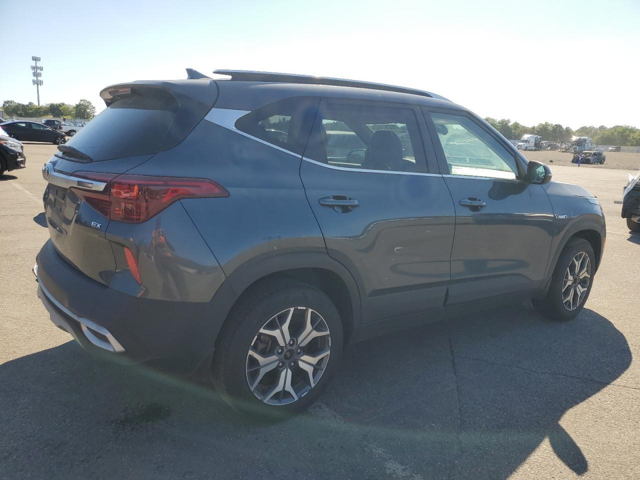 2021 Kia Seltos Ex - Image 3