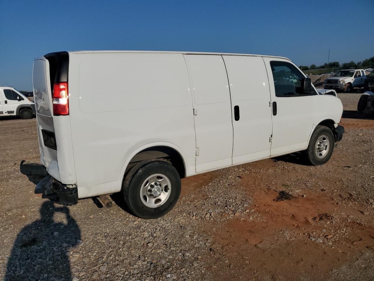 2020 Chevrolet Express G2500 - Фото 3