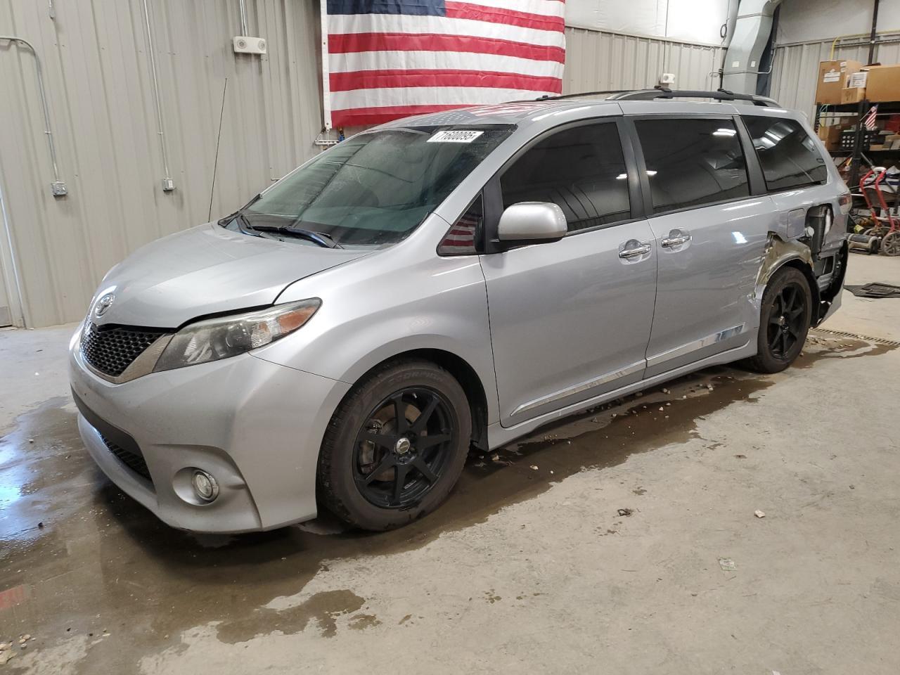 2014 Toyota Sienna Sport