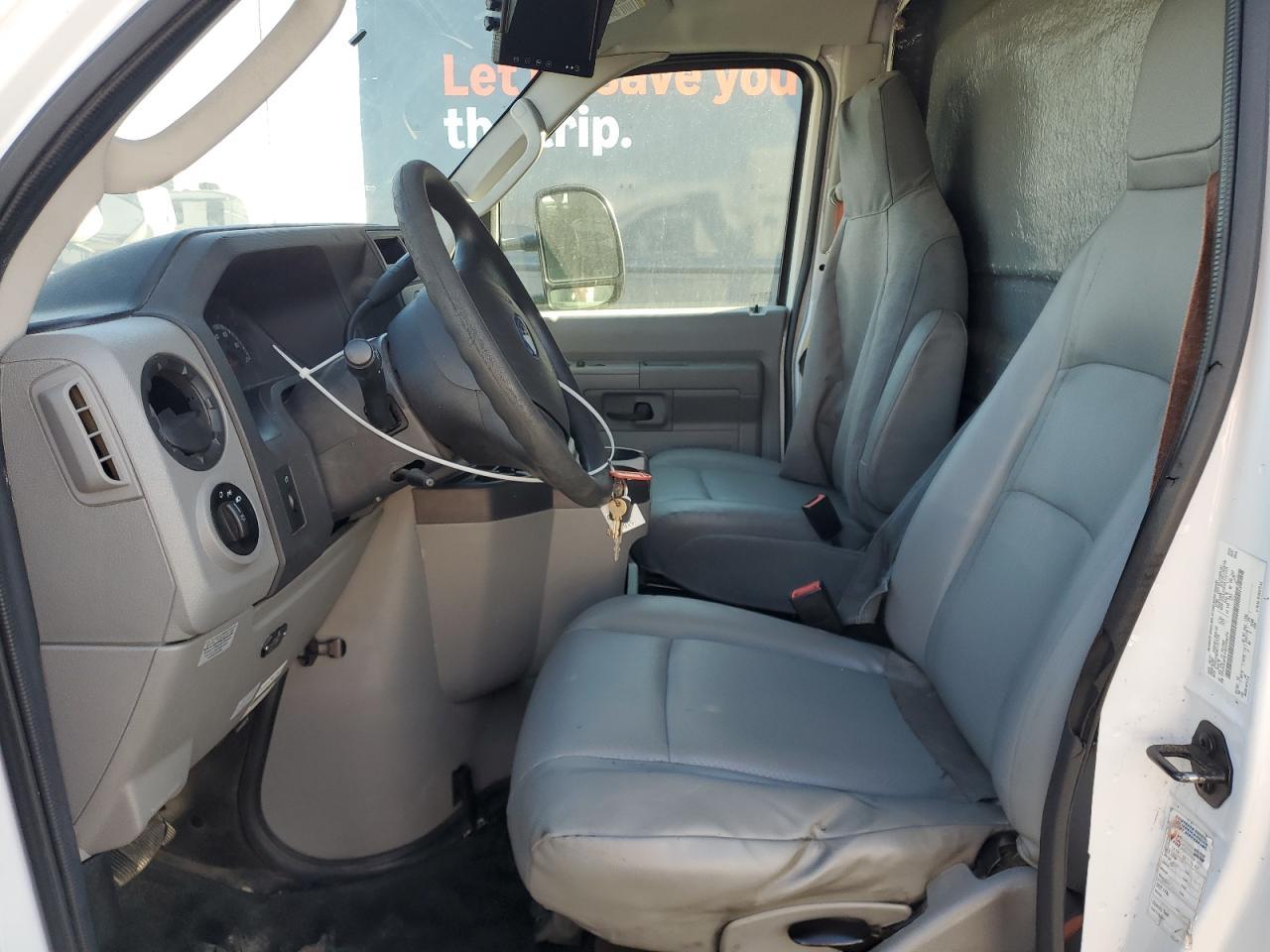 2017 Ford Econoline E450 Super Duty Cutaway Van - Фото 7
