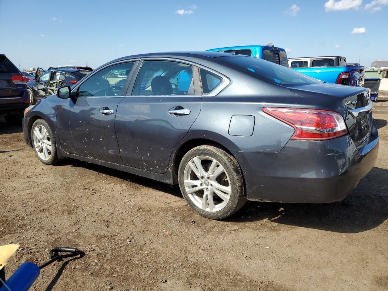 2013 Nissan Altima 3.5S - Image 2