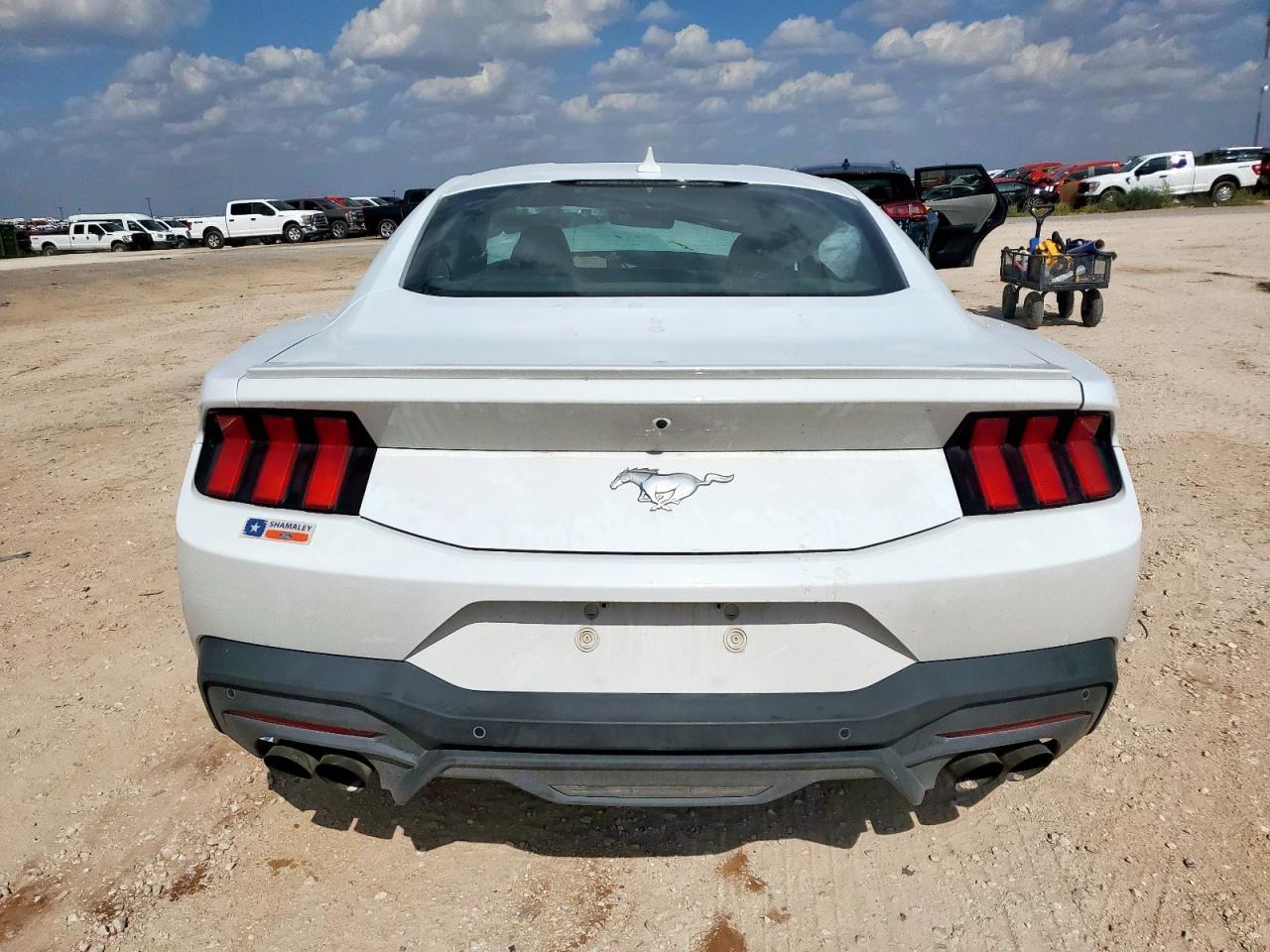 2024 Ford Mustang - Фото 6