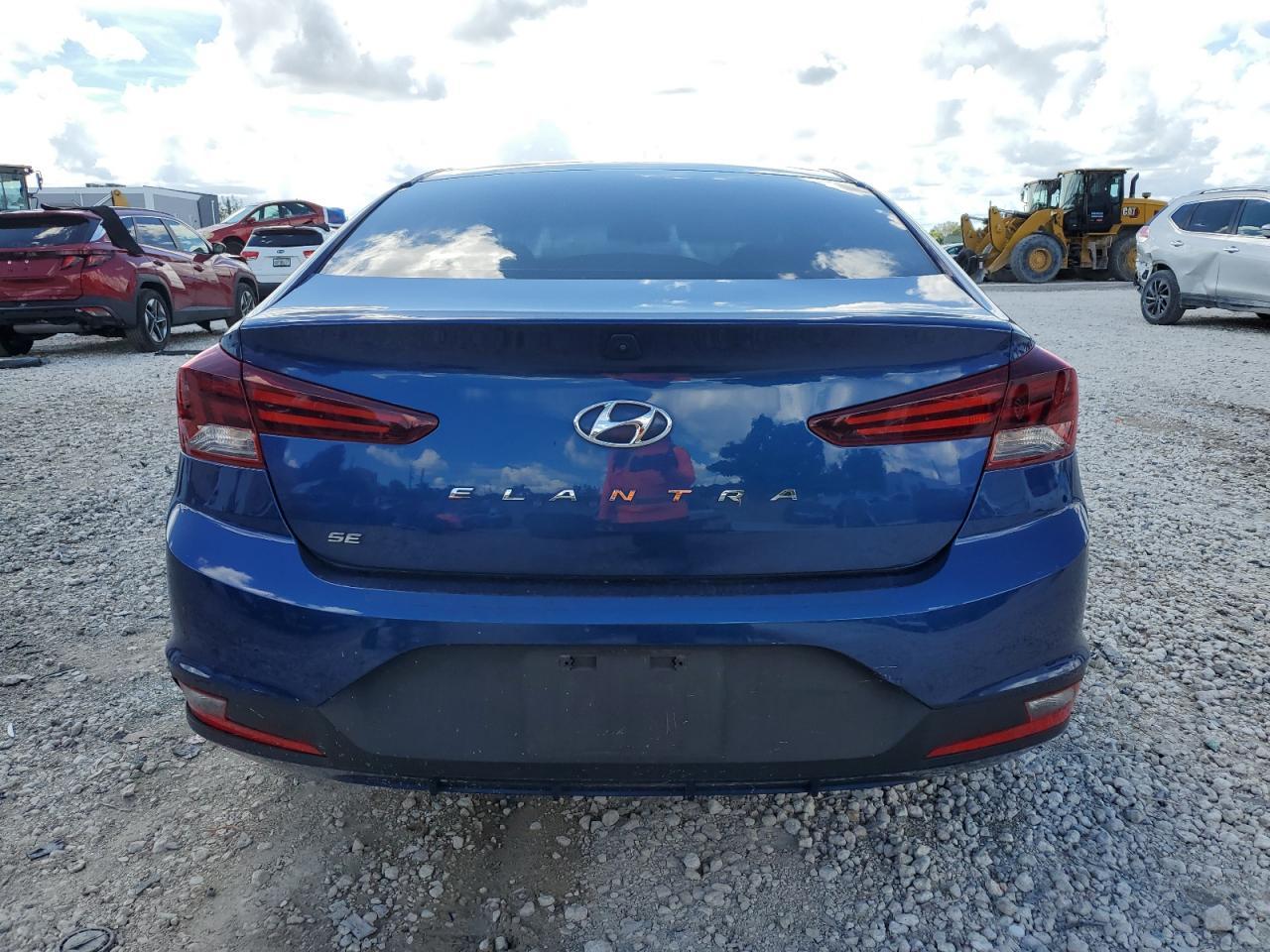 2019 Hyundai Elantra Se - Фото 6