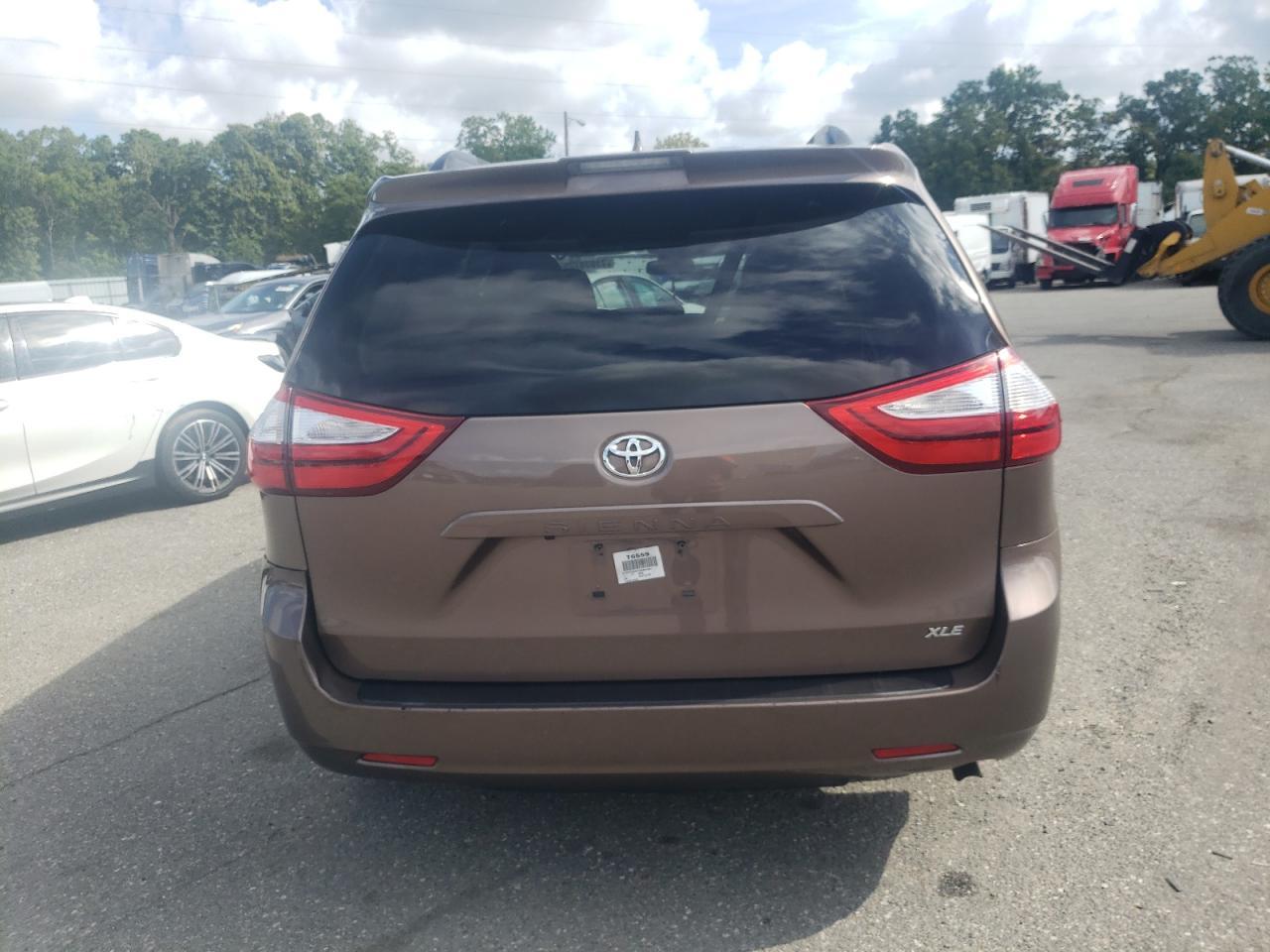 2018 Toyota Sienna Xle - Фото 6