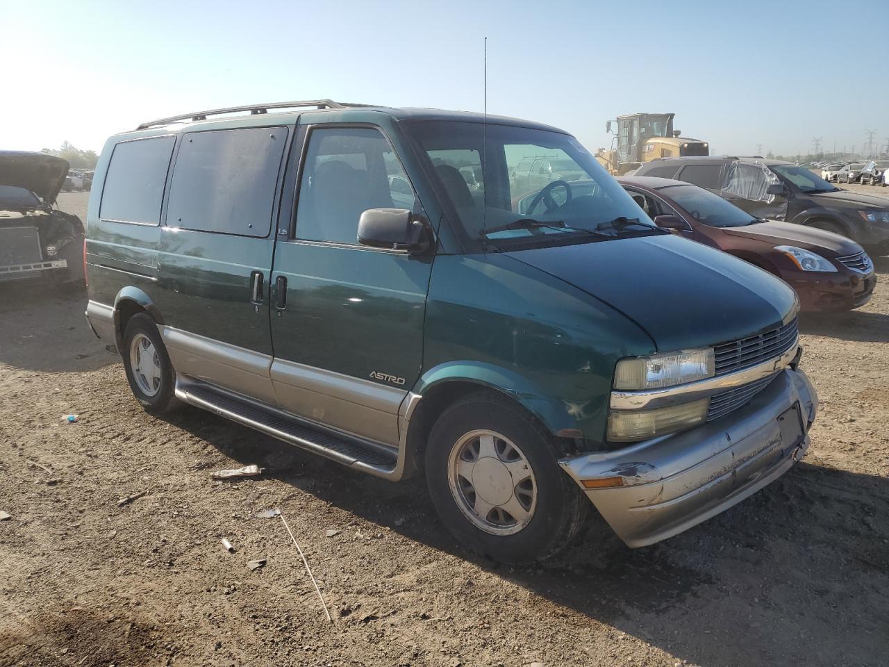 2001 Chevrolet Astro - Фото 4