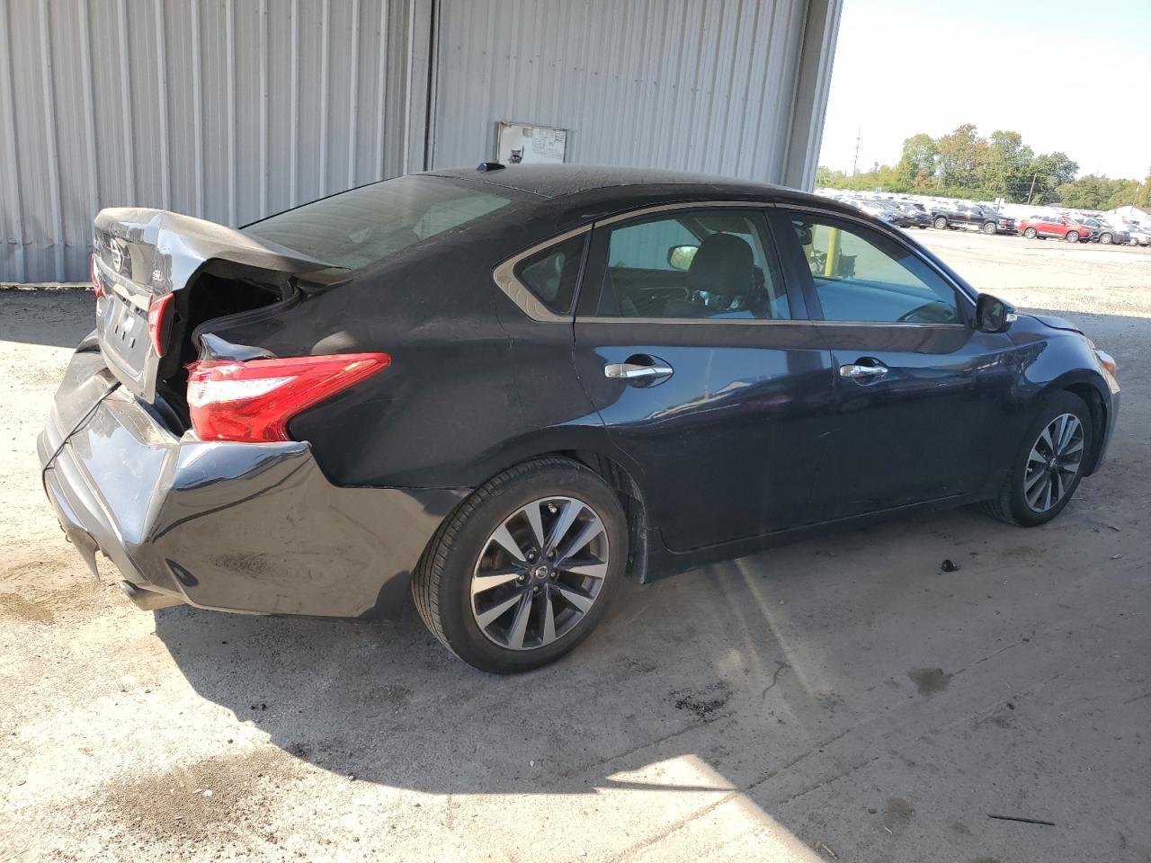 2017 Nissan Altima 2.5 - Фото 3