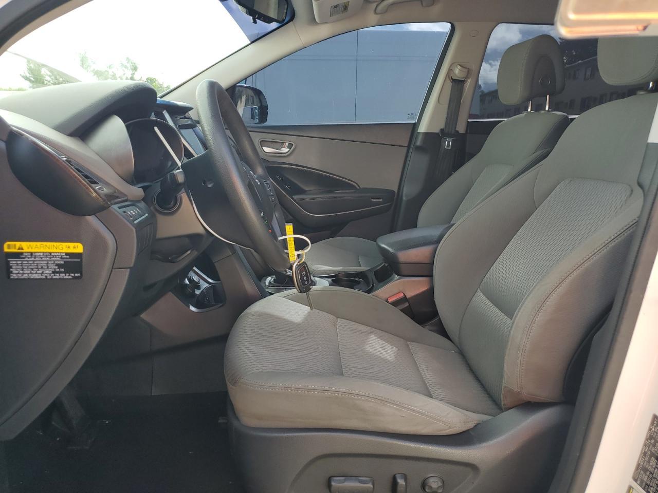 2017 Hyundai Santa Fe Se - Image 7