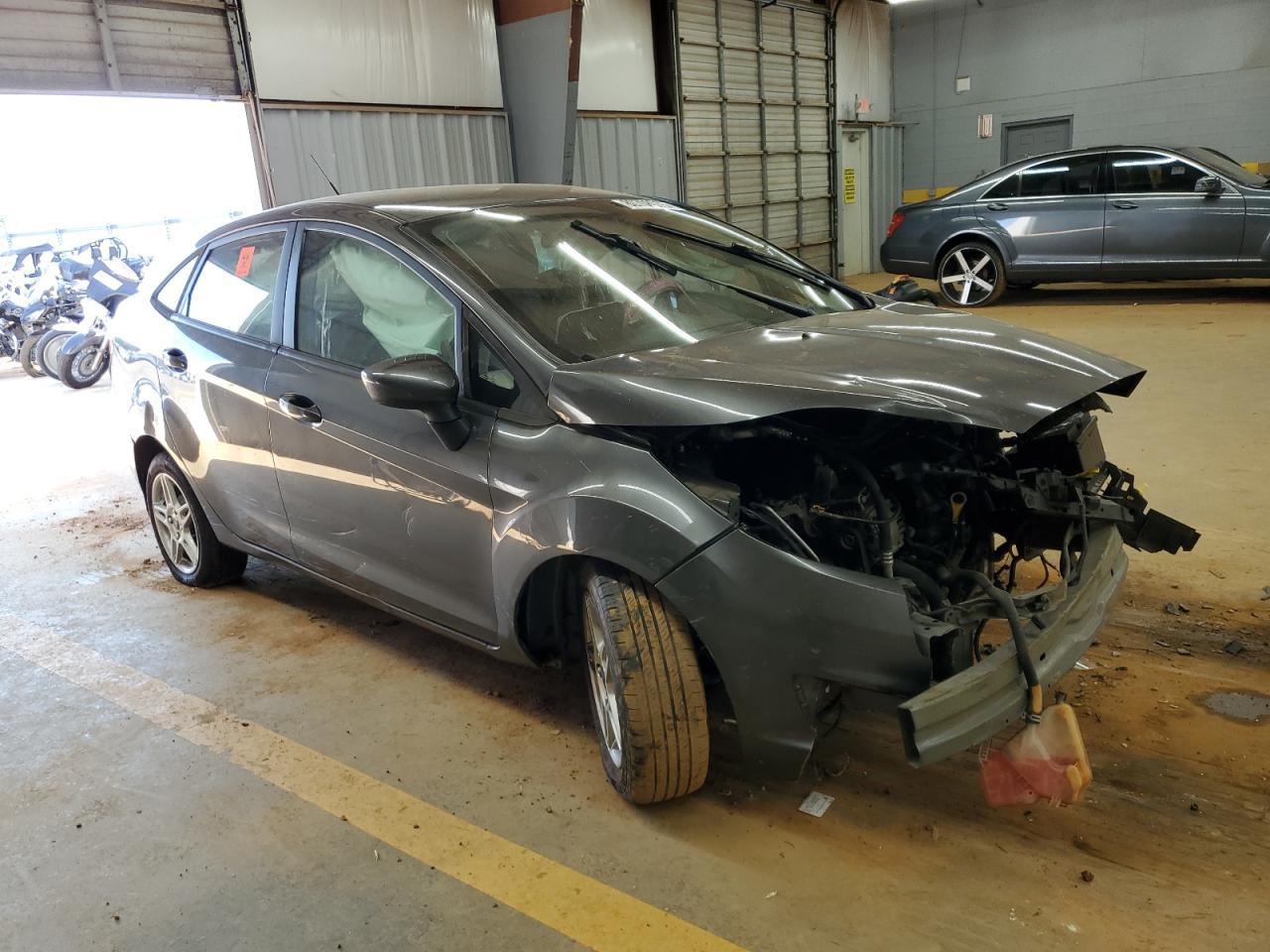 2019 Ford Fiesta Se - Фото 4