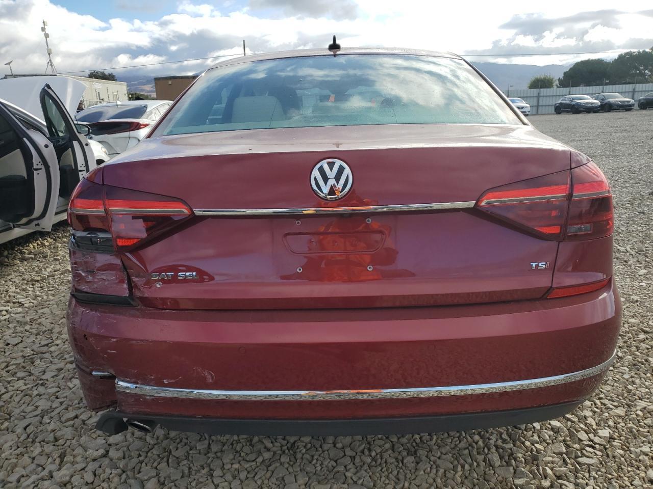 2018 Volkswagen Passat Sel Premium - Фото 6