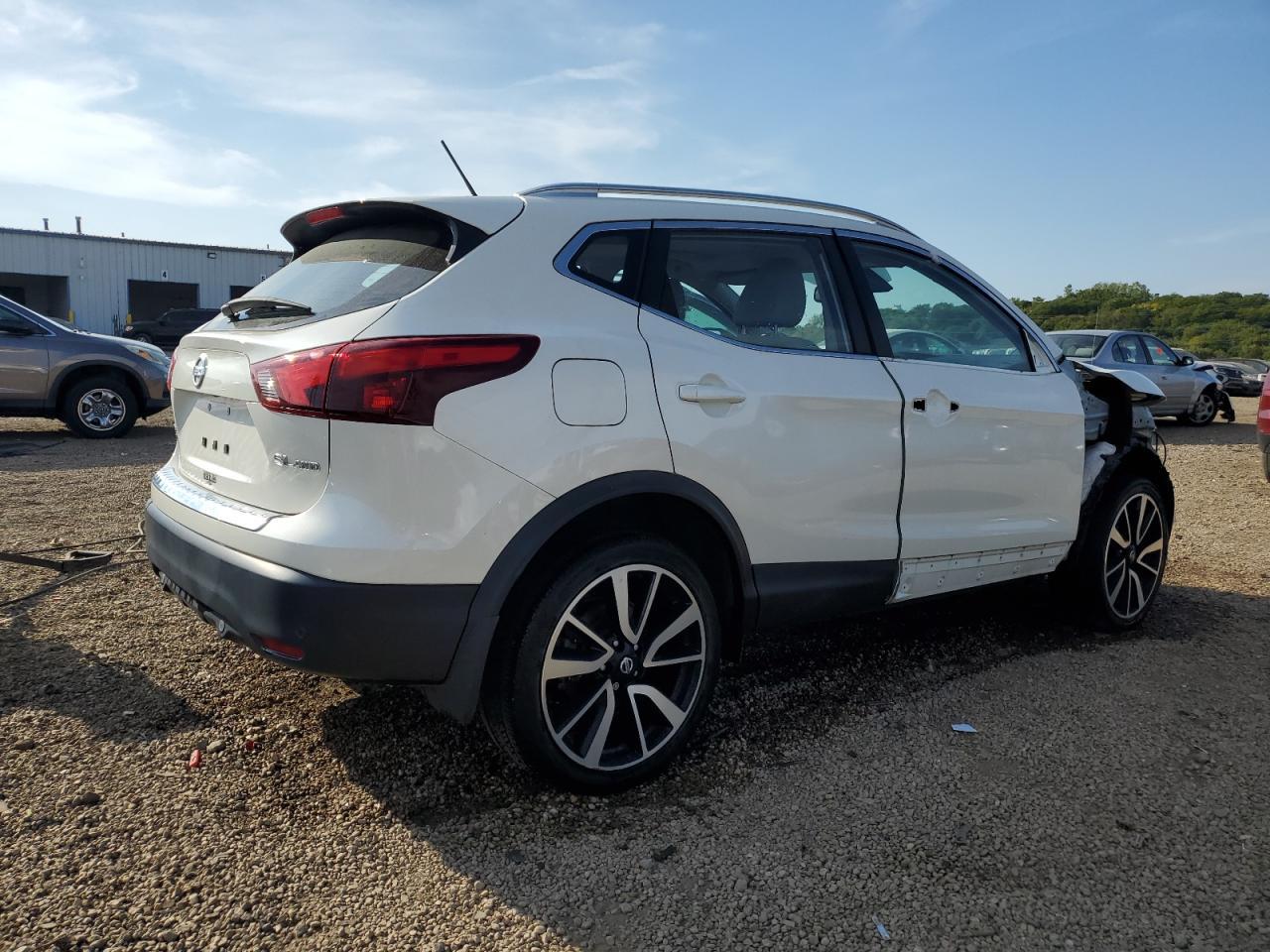 2019 Nissan Rogue Sport S - Фото 3