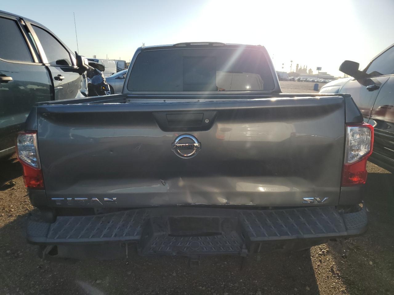 2019 Nissan Titan Platinum Reserve - Фото 6