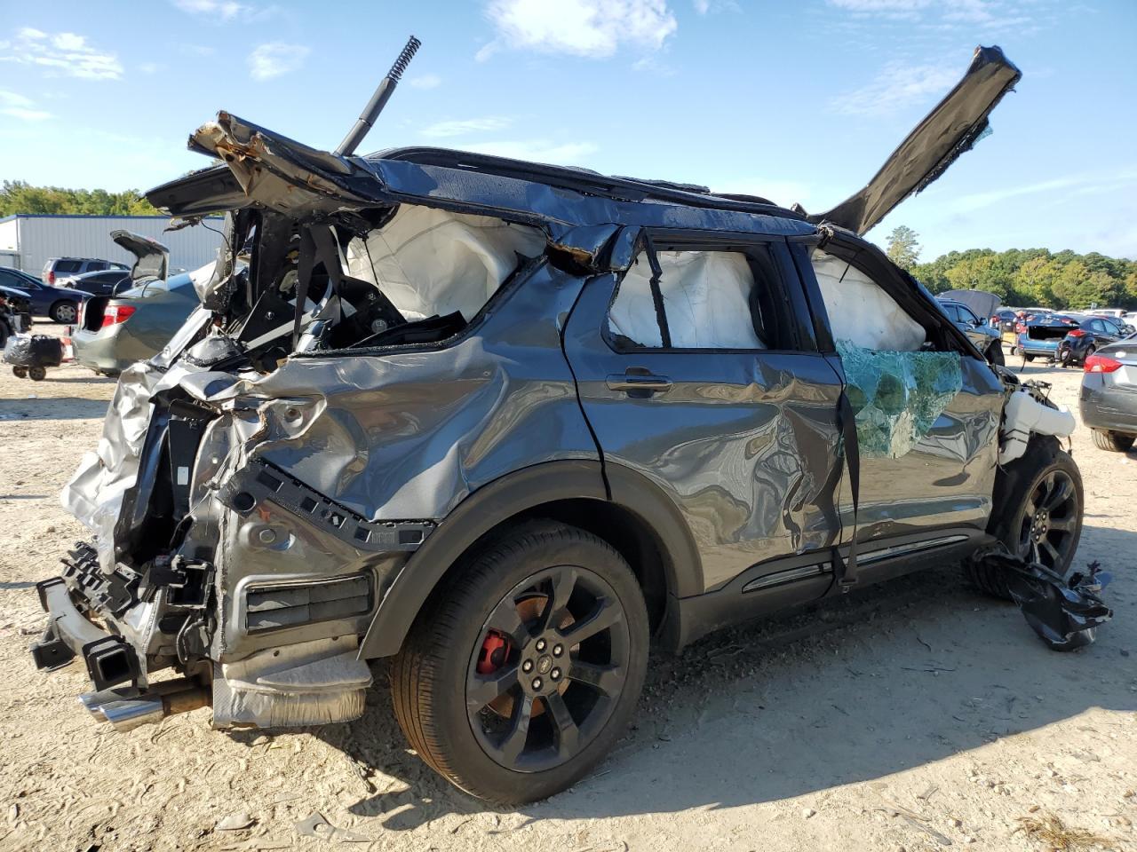 2023 Ford Explorer St - Image 3