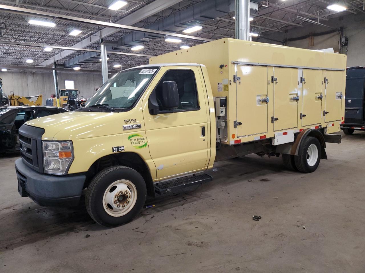 2018 Ford Econoline E450 Super Duty Cutaway Van