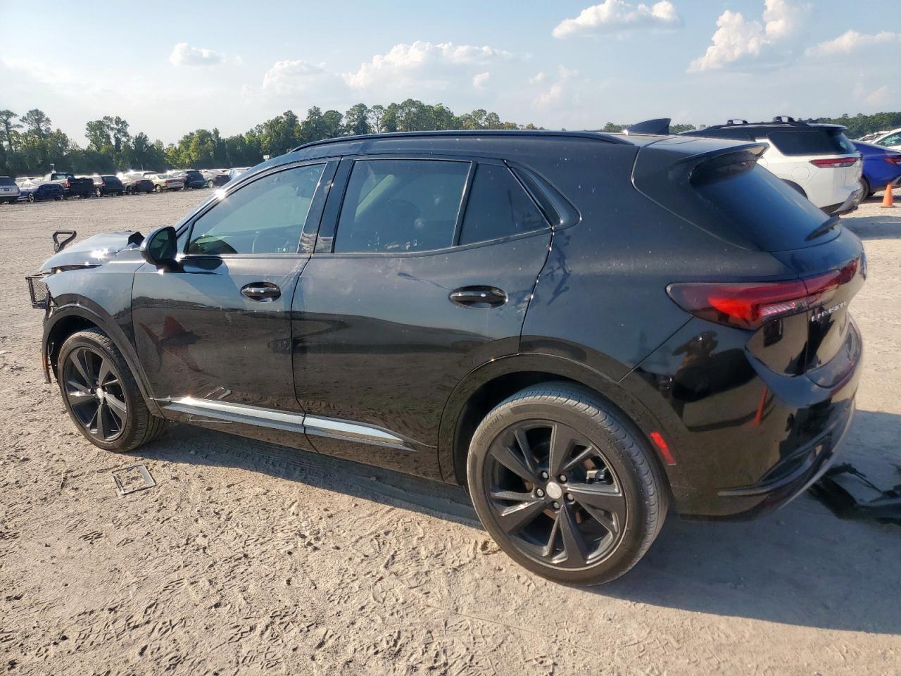 2021 Buick Envision Essence - Фото 2