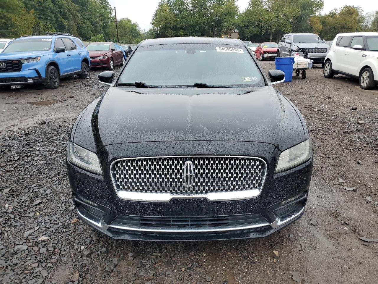 2017 Lincoln Continental Premiere - Фото 5