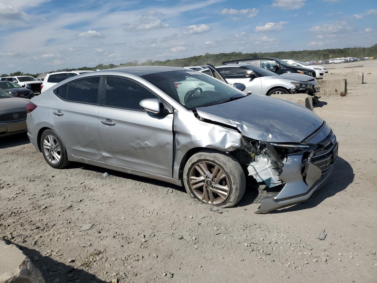 2020 Hyundai Elantra Sel - Фото 4