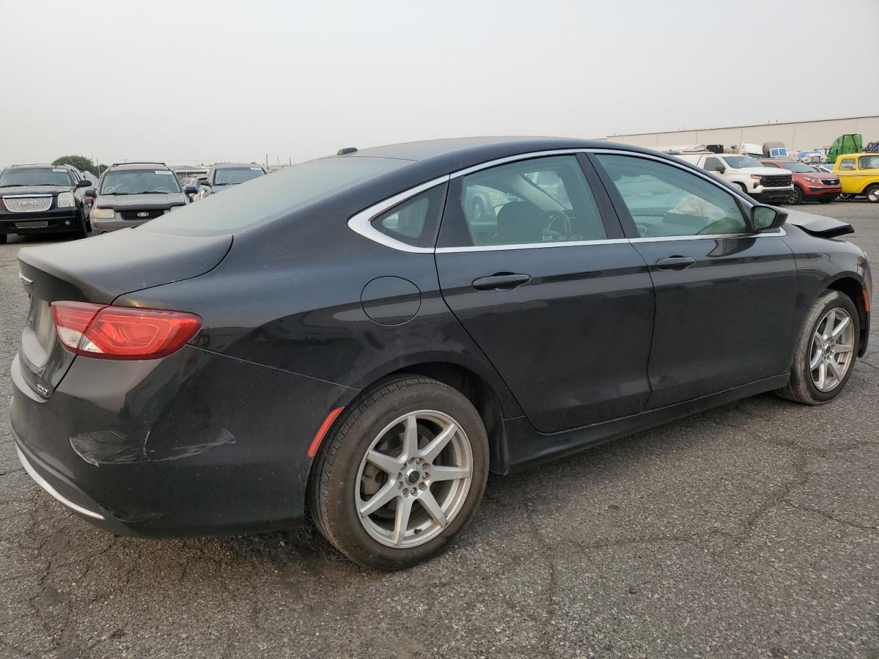 2015 Chrysler 200 Limited - Фото 3