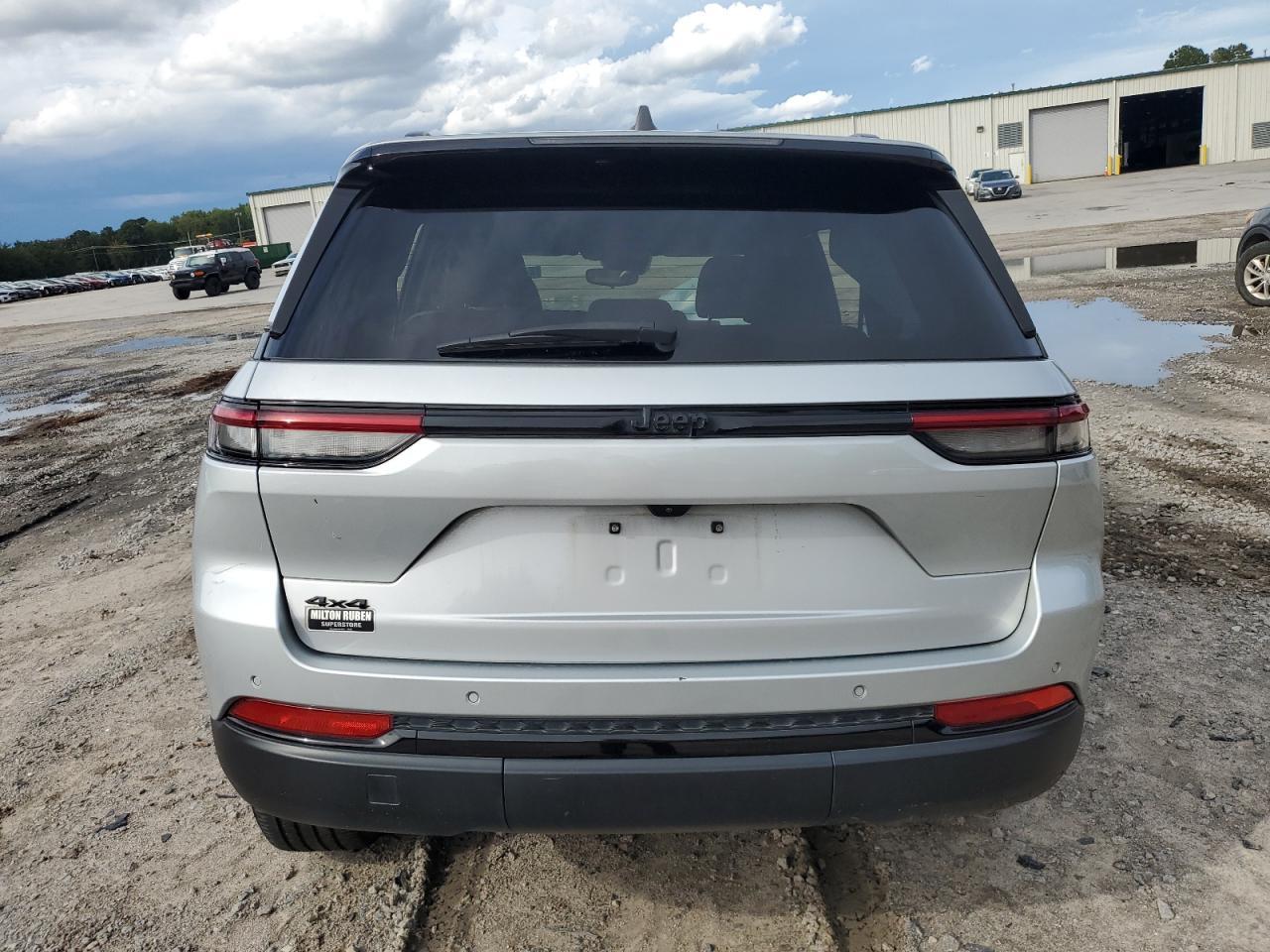 2023 Jeep Grand Cherokee Laredo - Фото 6